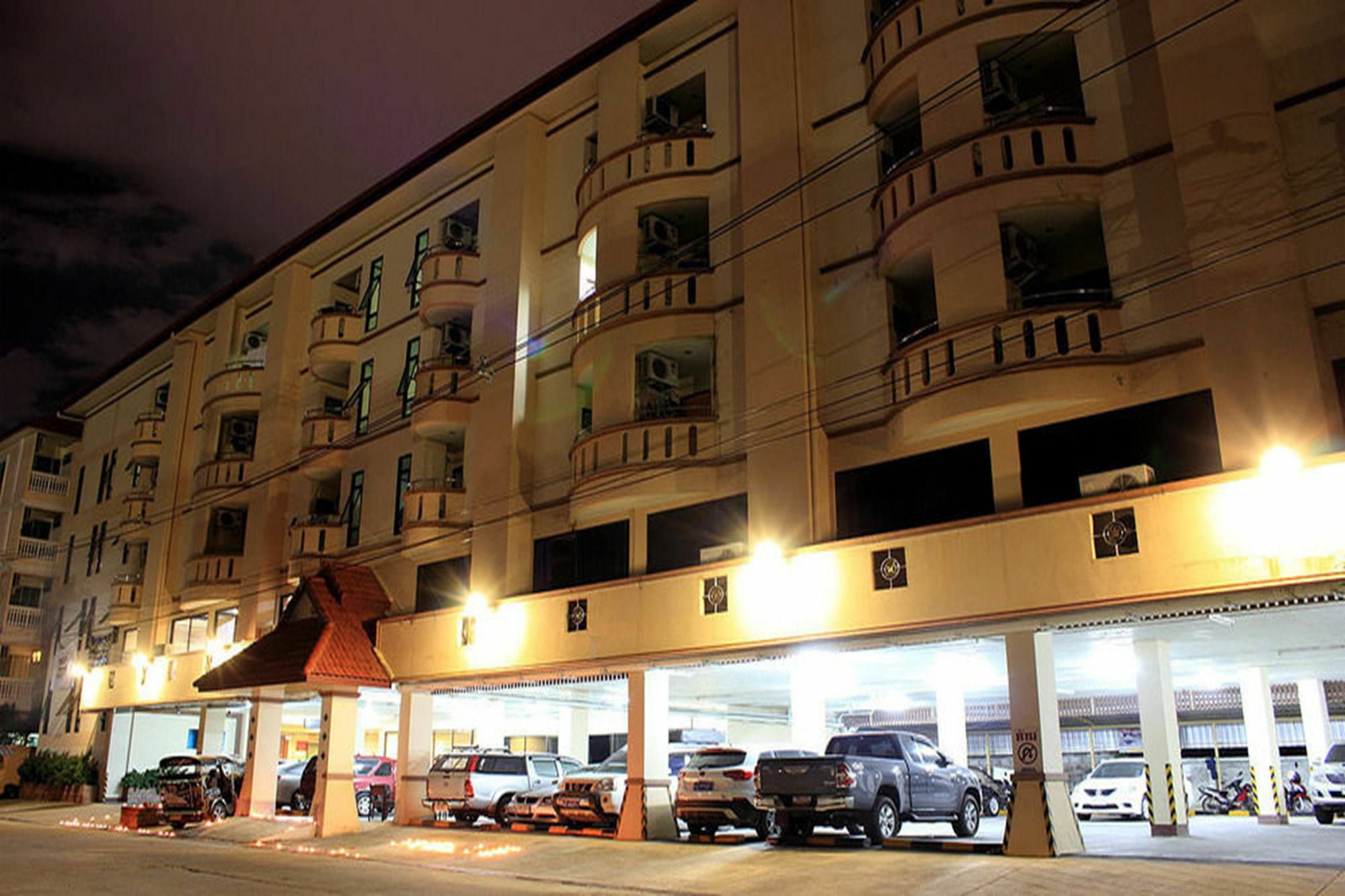 Bp Grand Hotel Chiang Mai Extérieur photo
